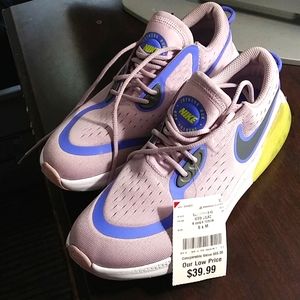 Women's Nike Shoes Size 5